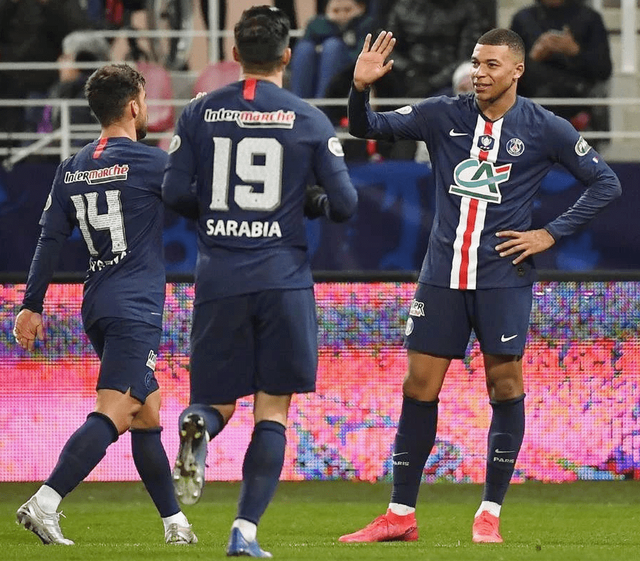 巴黎圣日耳曼半场领先,最终被逆转 巴黎圣日耳曼半场领先,最终被逆转