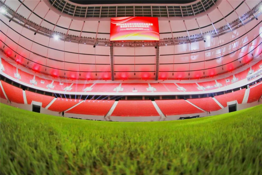 球场之上:足球赛事为人民带来欢乐的简单介绍 球场之上:足球赛事为人民带来欢乐的简单介绍