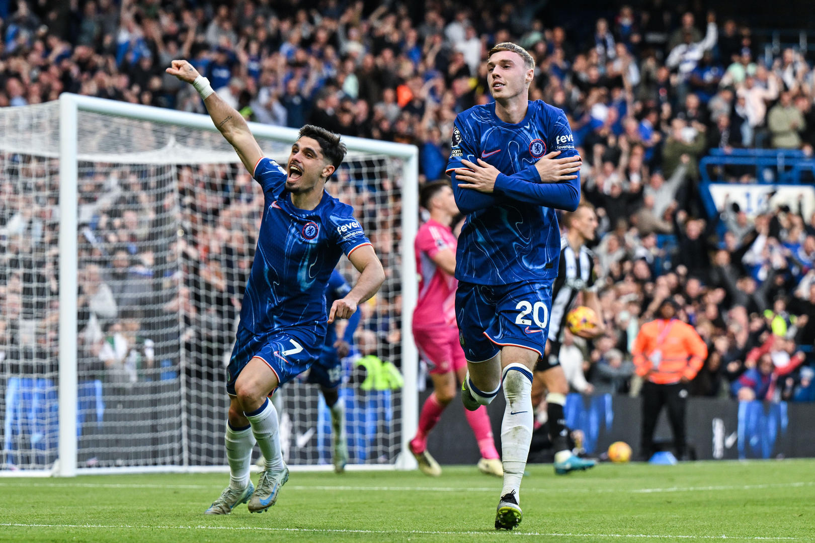 -包含狼队逼平纽卡斯尔，提前降级危机的词条