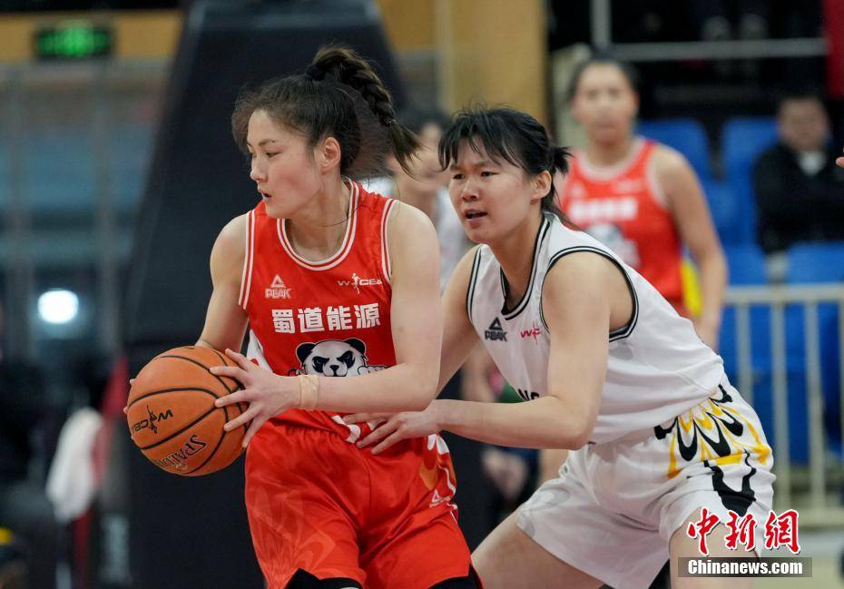 西部赛区紧张对决!四川队与江苏队争夺胜利 西部赛区紧张对决!四川队与江苏队争夺胜利