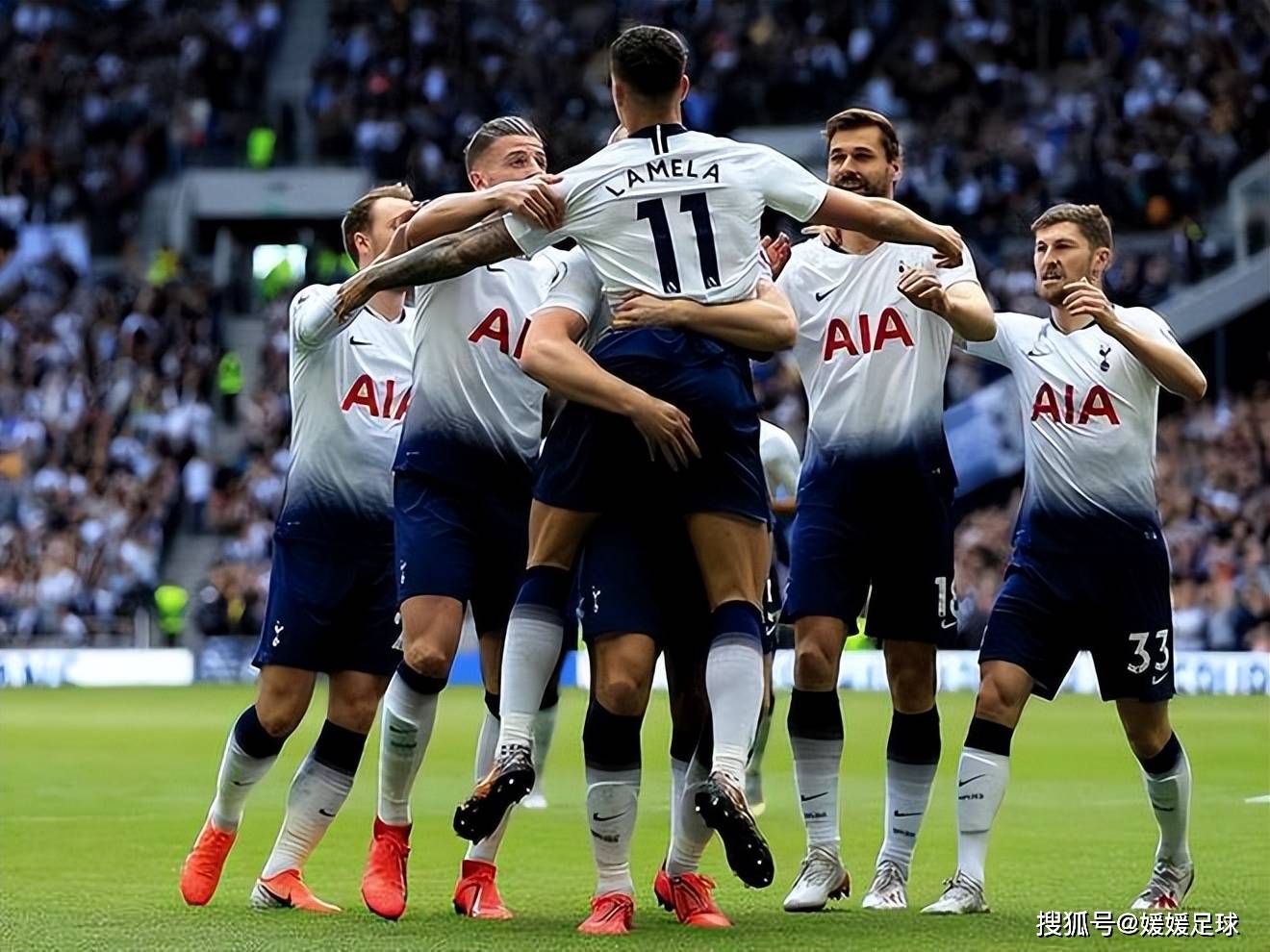 南安普顿主场击败利物浦，引发球迷疯狂欢呼