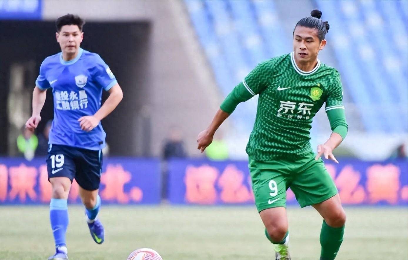 悉尼足球赛事中球员技艺精湛,出色表现受赞誉 悉尼足球赛事中球员技艺精湛,出色表现受赞誉