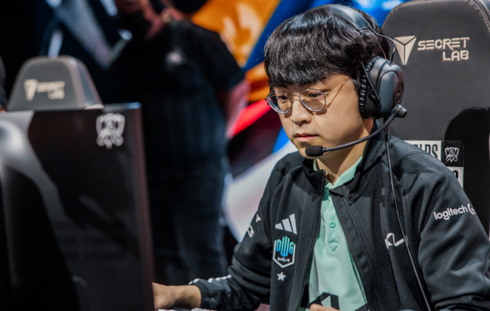 南非队在足球赛场上力挽狂澜,赢得尊重的简单介绍 南非队在足球赛场上力挽狂澜,赢得尊重的简单介绍