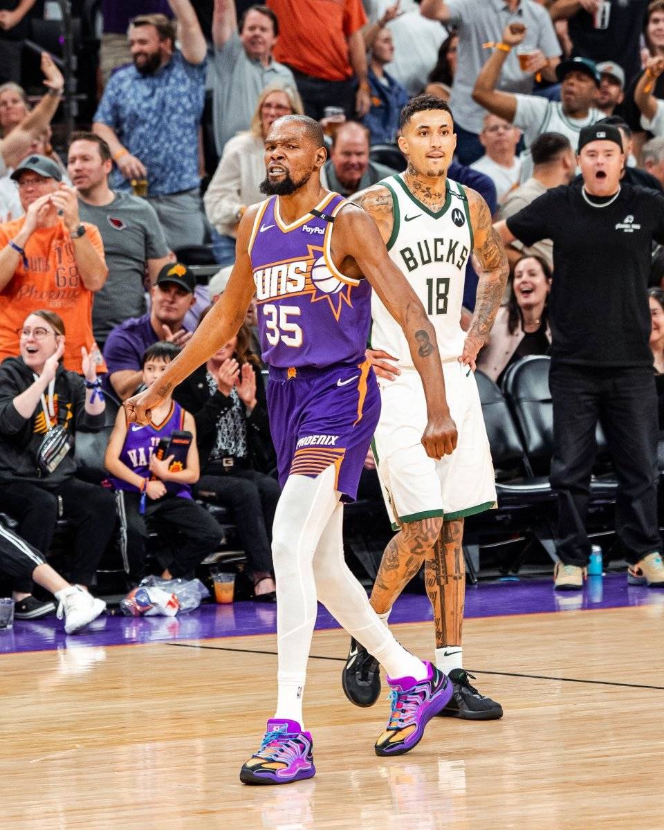 太阳客场战胜雄鹿,取得大胜! 太阳客场战胜雄鹿,取得大胜!