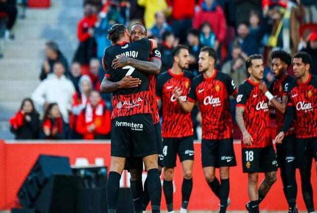 关于塞维利亚反击成功，逼平对手的信息