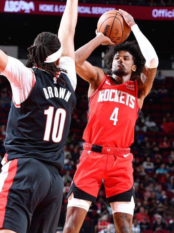 沙尔克填补诸多空隙，豪取三分的简单介绍