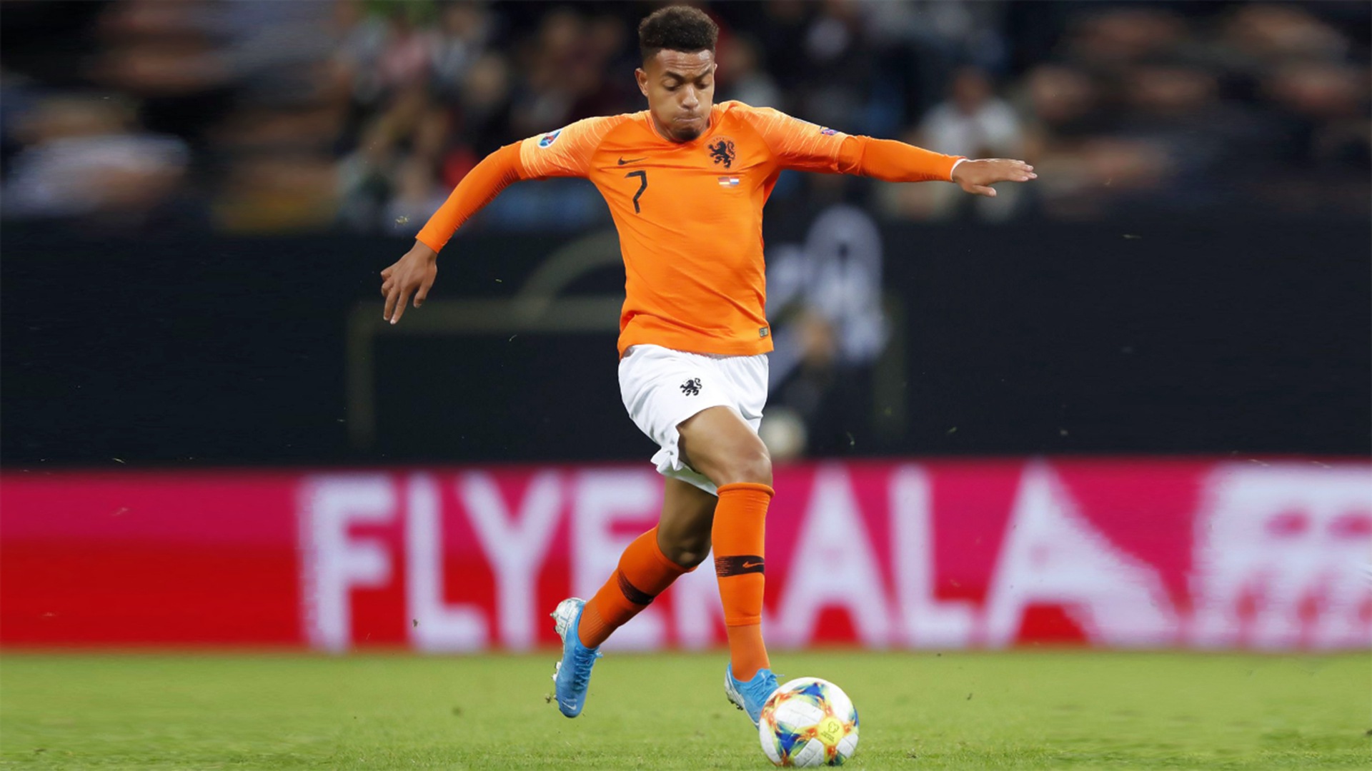 关于荷兰队实力斩获胜利,欧洲国际足球盛事引人关注!的信息 关于荷兰队实力斩获胜利,欧洲国际足球盛事引人关注!的信息