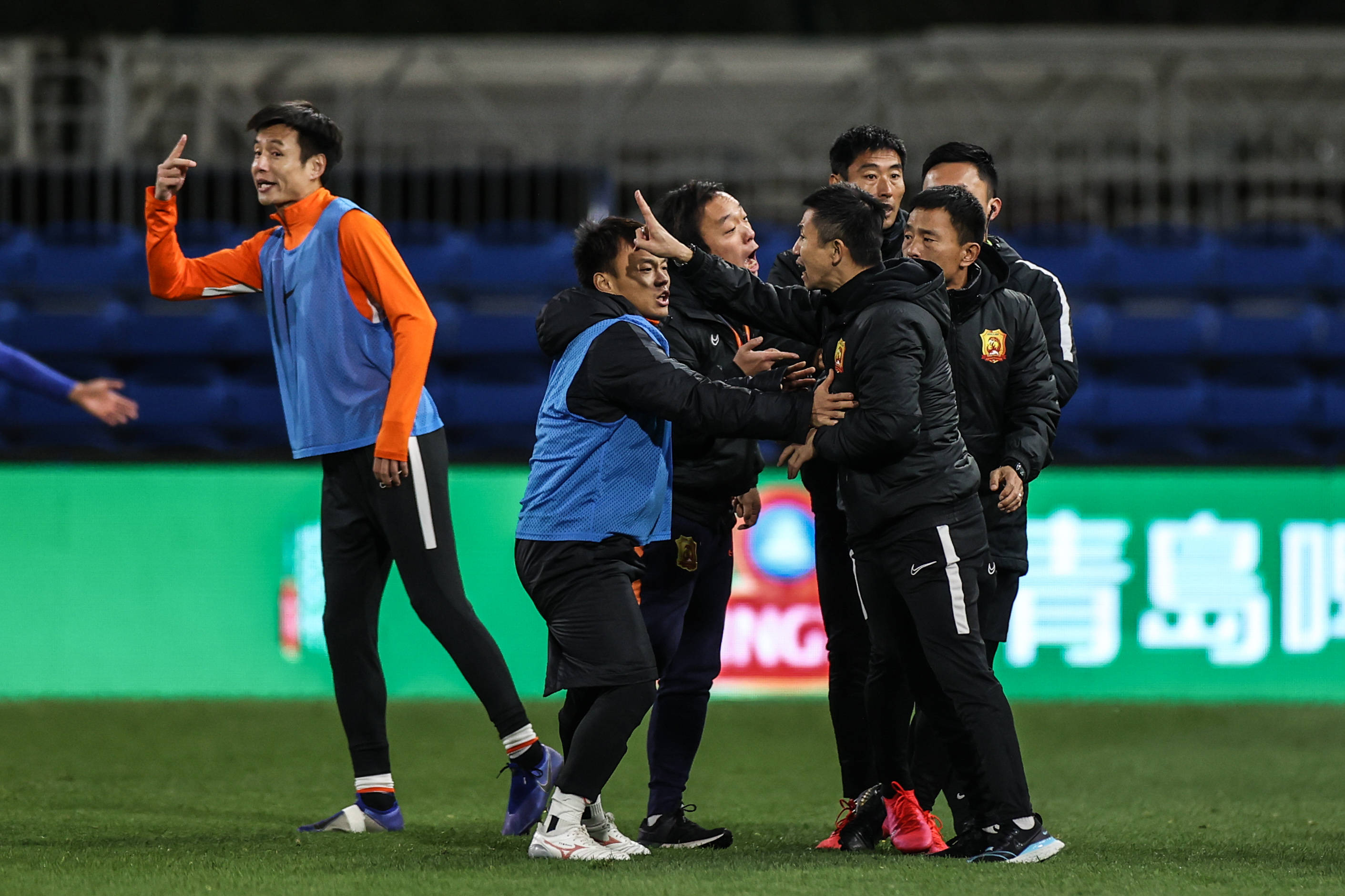 开云平台-青岛黄海败给大连人，实力不济