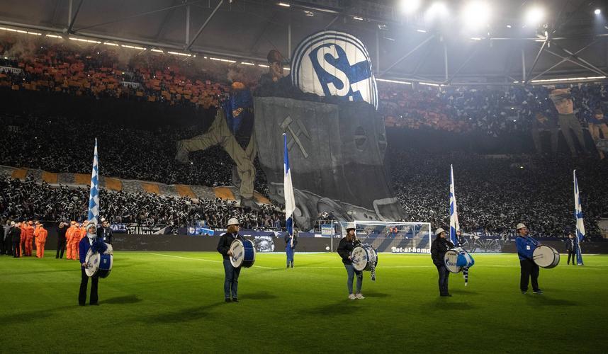 沙尔克主场失利，球队应对冲击战术