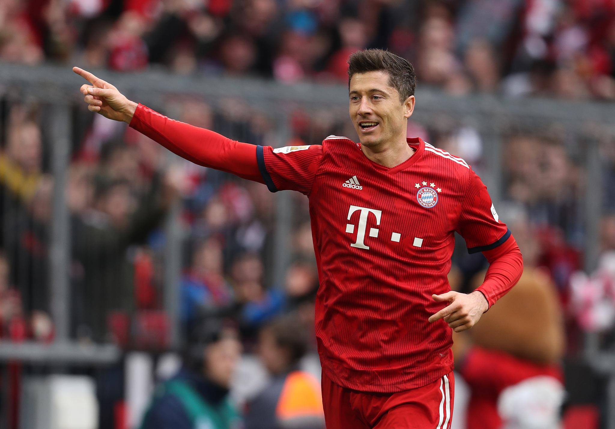 莱万于至断球脱困,拜仁压倒性胜利的简单介绍 莱万于至断球脱困,拜仁压倒性胜利的简单介绍