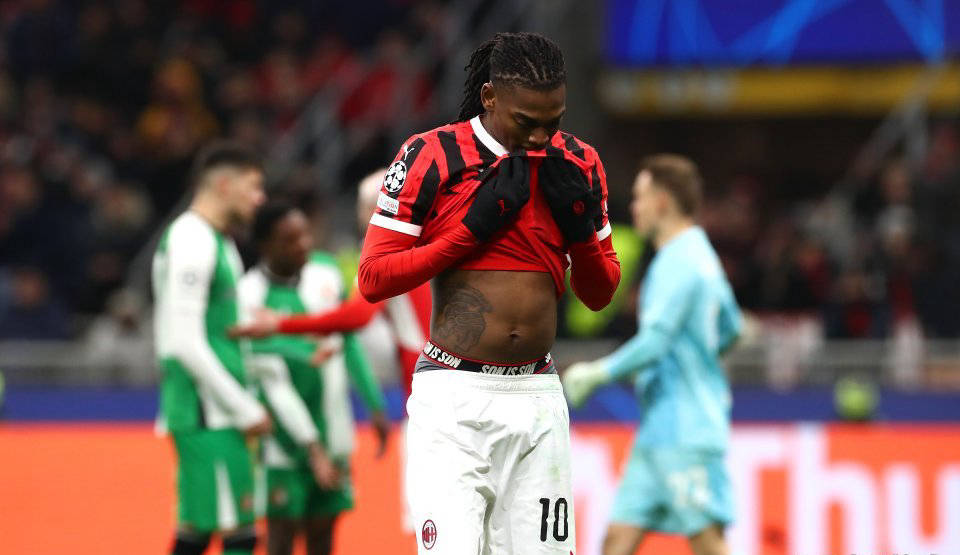 关于AC米兰陷入颓势,遭遇多重困难的信息 关于AC米兰陷入颓势,遭遇多重困难的信息