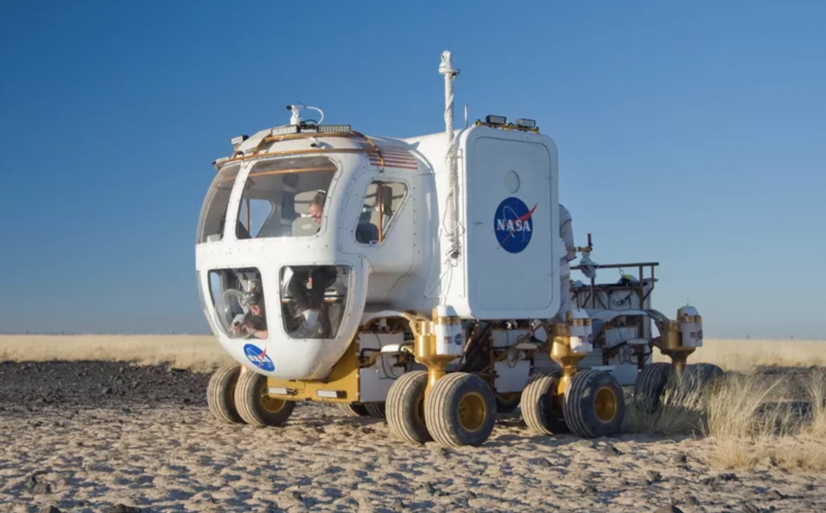 梅菲尔城取得反弹胜利,重返胜利轨道 梅菲尔城取得反弹胜利,重返胜利轨道