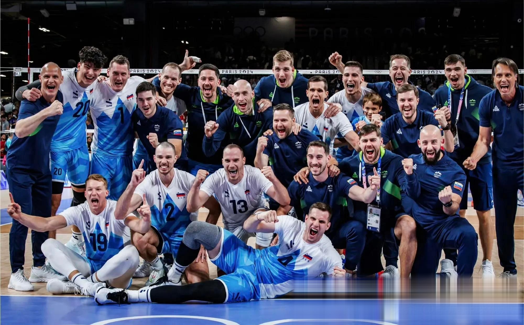 斯洛文尼亚队晋级欧洲挑战赛决赛,球迷鼓舞士气! 斯洛文尼亚队晋级欧洲挑战赛决赛,球迷鼓舞士气!