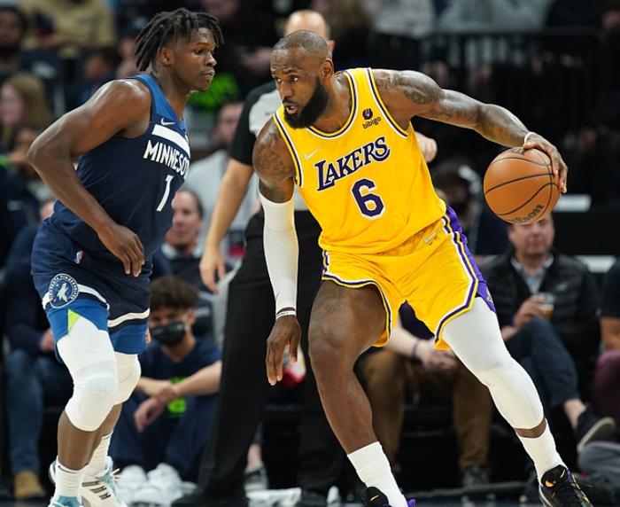 快攻火力全开,让对手难以招架 快攻火力全开,让对手难以招架