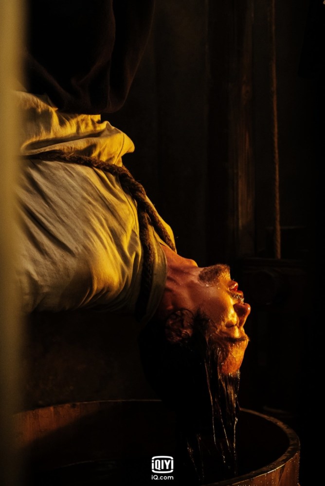 激烈对决中的暗藏玄机,惊心动魄! 激烈对决中的暗藏玄机,惊心动魄!