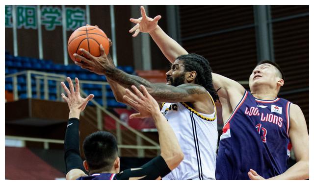 福建龙狮突然爆发,连续三场胜利刷新纪录 福建龙狮突然爆发,连续三场胜利刷新纪录