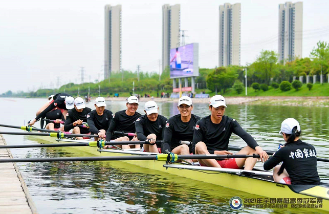 赛艇比赛中金牌问鼎！加拿大队团结一致夺冠！的简单介绍