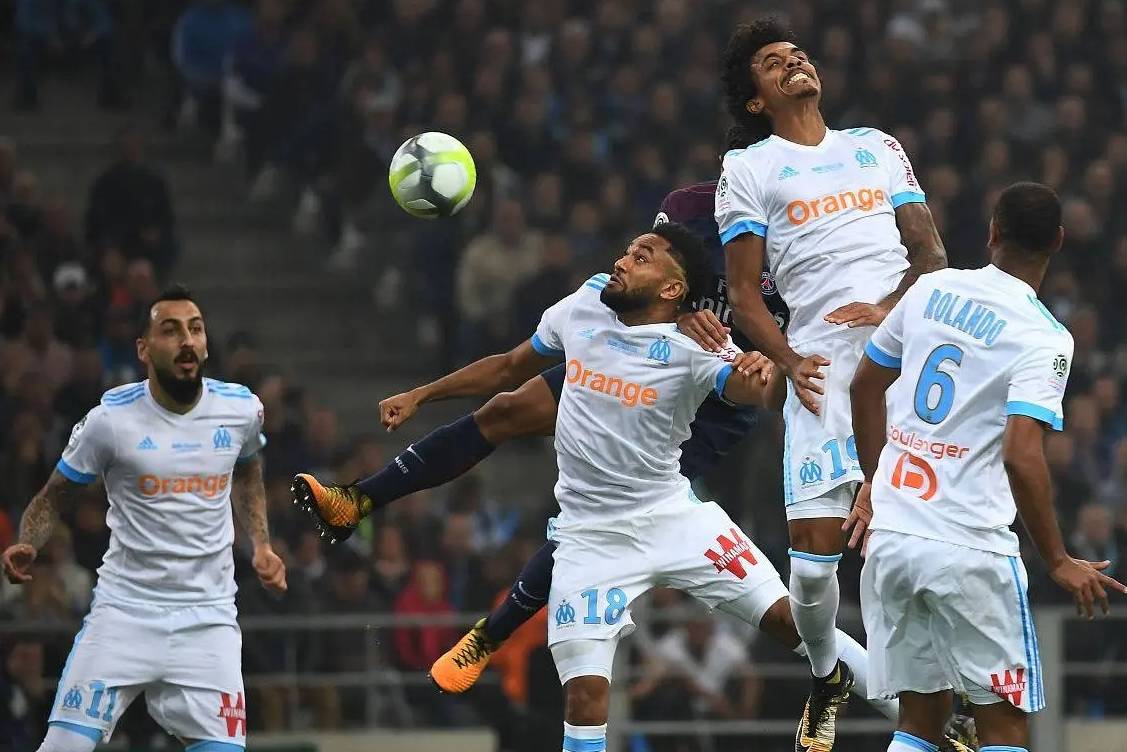 里尔球员寻求战术突破口,渴望反败为胜 里尔球员寻求战术突破口,渴望反败为胜