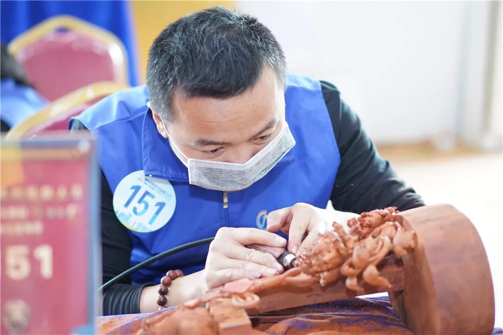 开云体育官网-精湛技艺！欧洲赛事选手手法娴熟