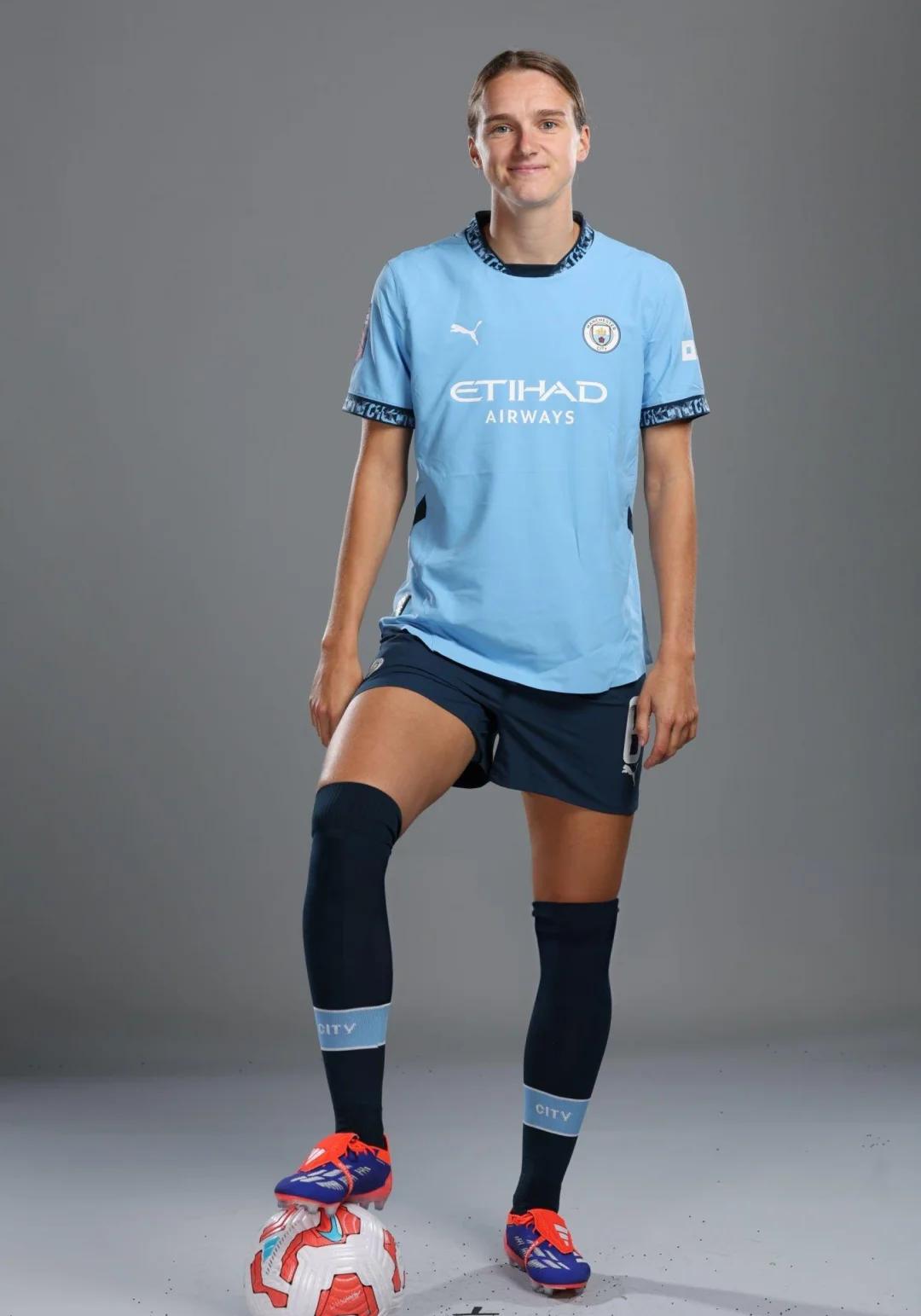 曼彻斯特城女足签下新晋球员