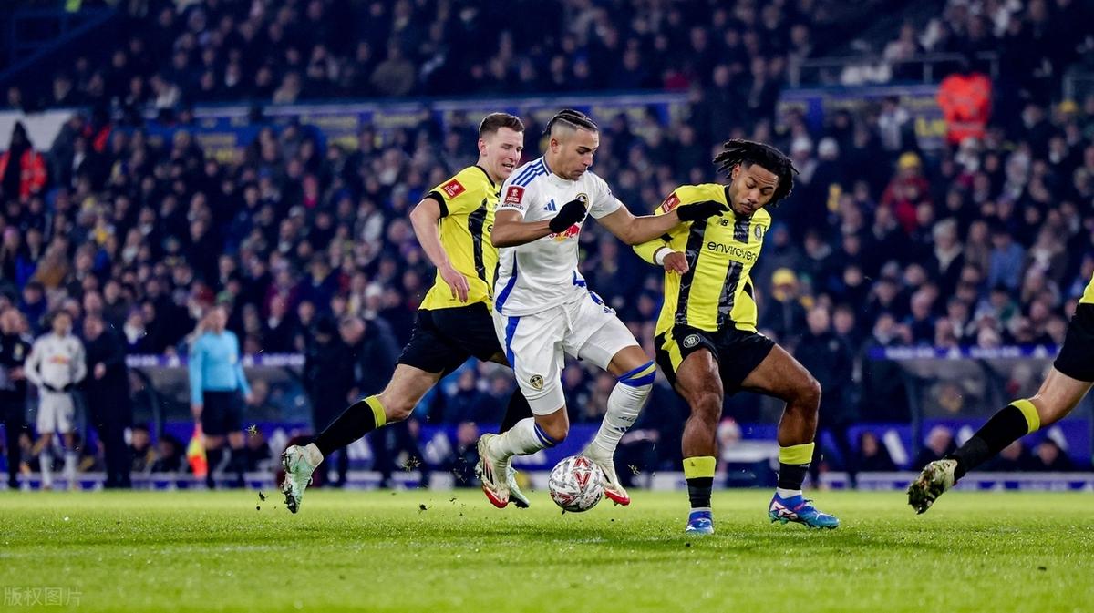 关于伯恩利后卫助攻建功，帮助球队逆转比分的信息