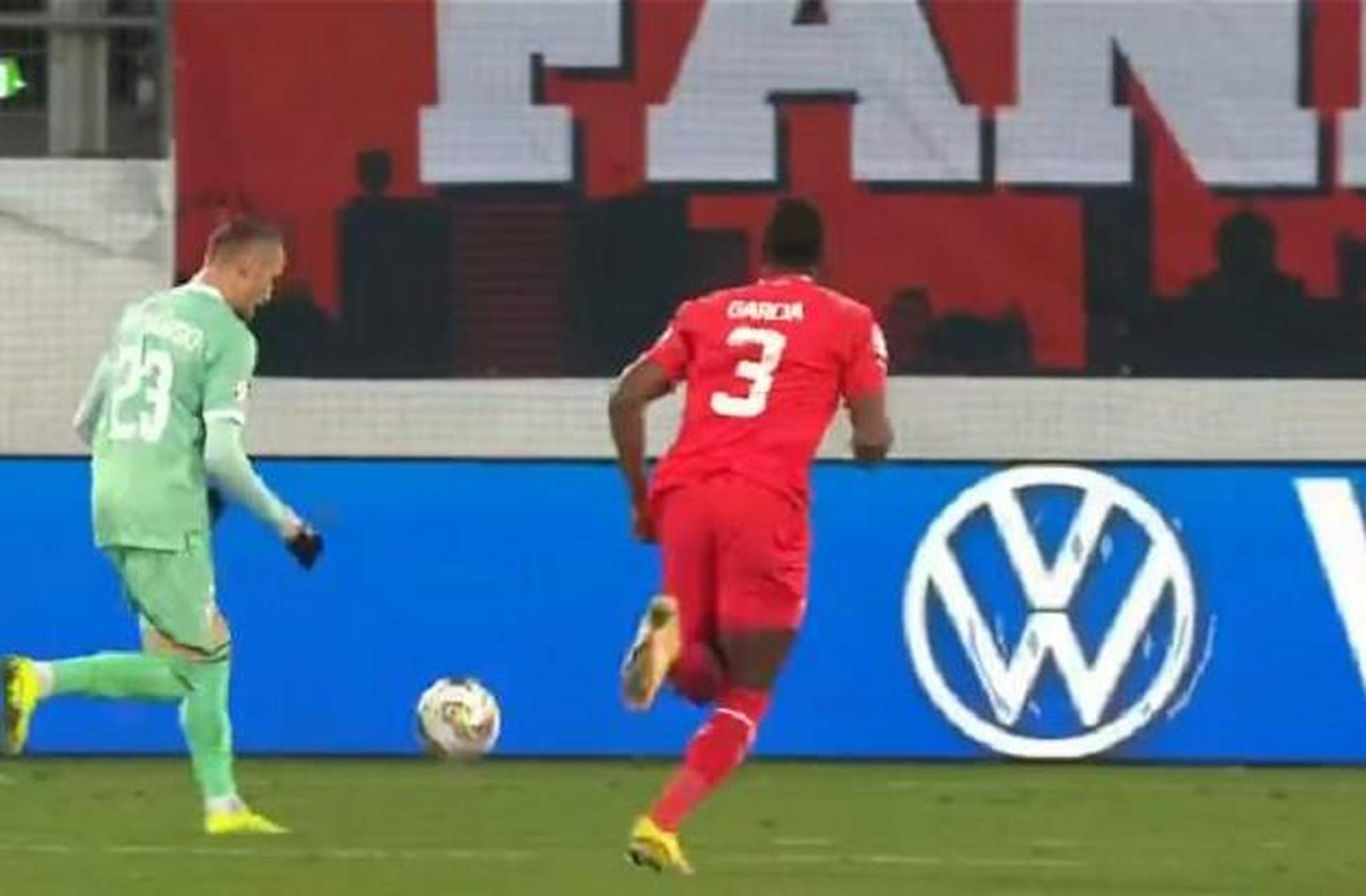 开云下载-欧预赛赛场上争夺激烈，胜负难分的简单介绍