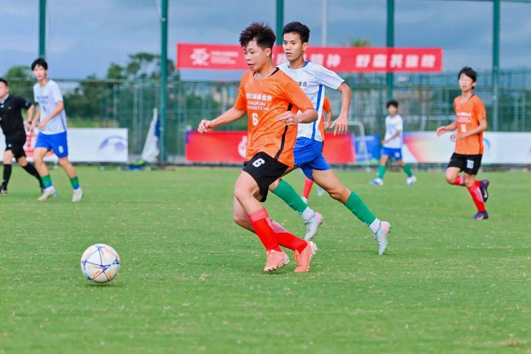 足球舞台上的精彩瞬间,激情燃烧全场! 足球舞台上的精彩瞬间,激情燃烧全场!