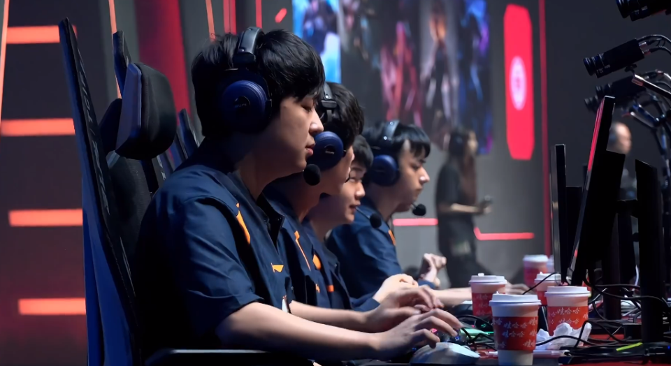 IG轻取DK，Uzi线上压制力十足激烈交锋入围赛，强势挺进下一轮