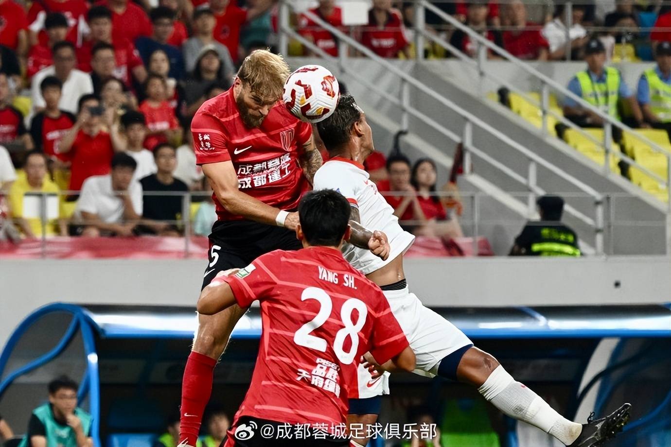 龙争虎斗!国内足球联赛决胜之战的简单介绍 龙争虎斗!国内足球联赛决胜之战的简单介绍