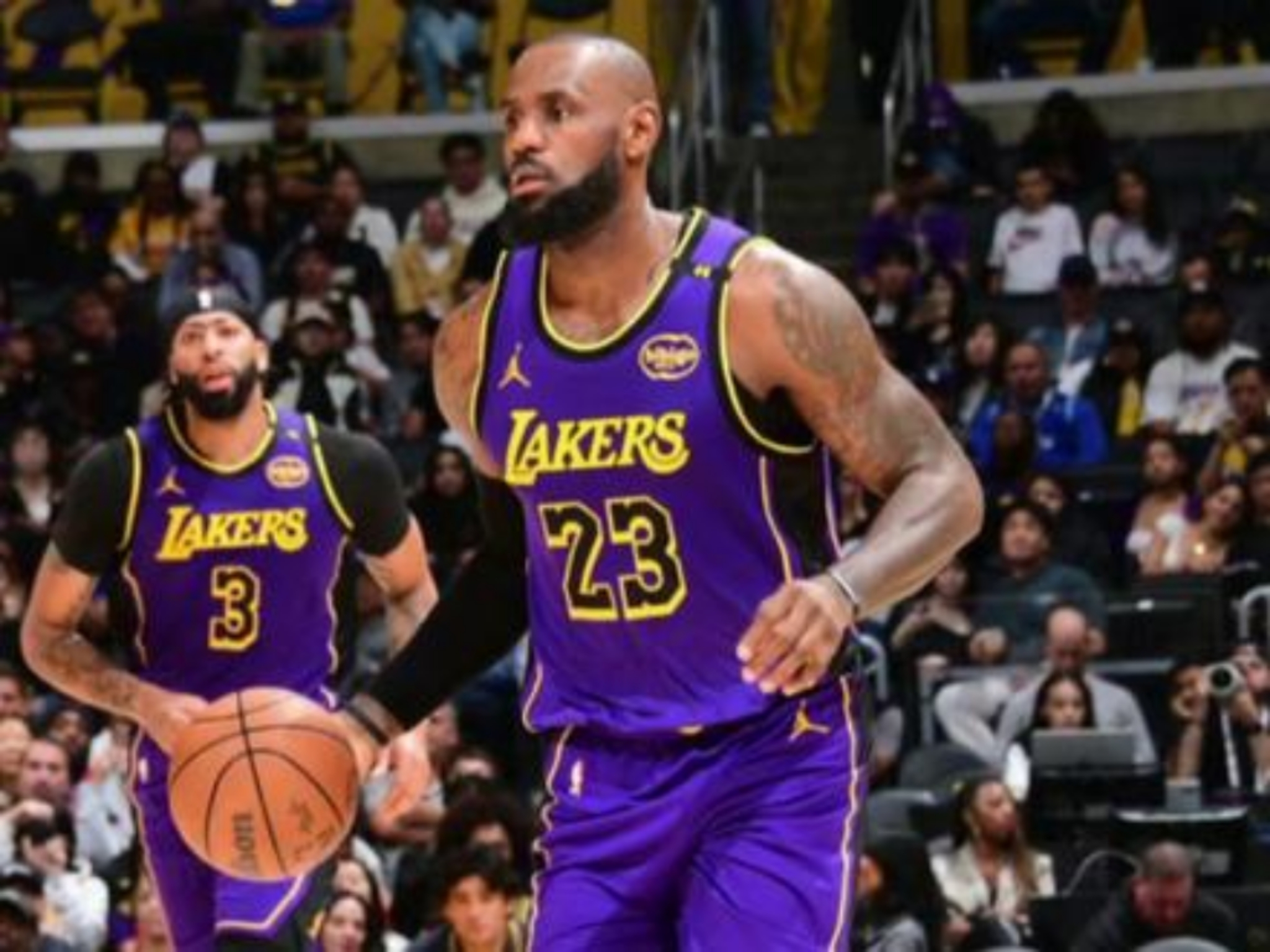 勇士主控状态回勇,对抗湖人避免连败 勇士主控状态回勇,对抗湖人避免连败